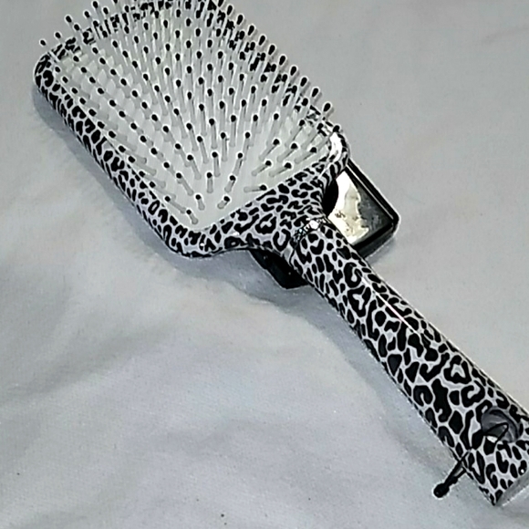 Conair Other - Conair straightening brush